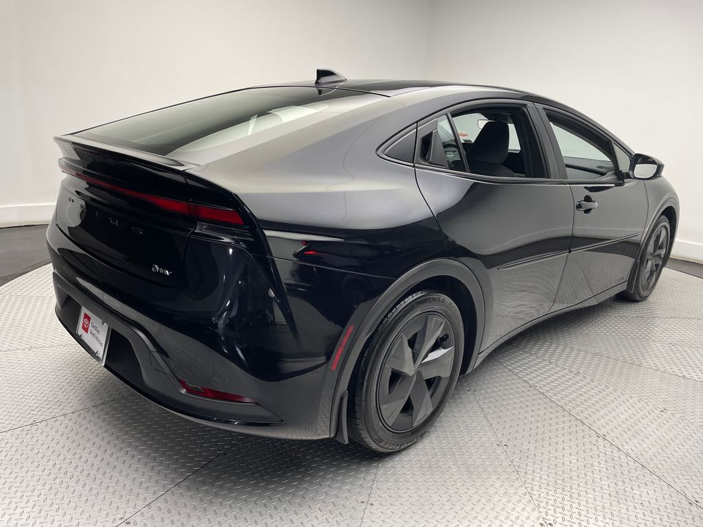 2024 Toyota Prius LE 5
