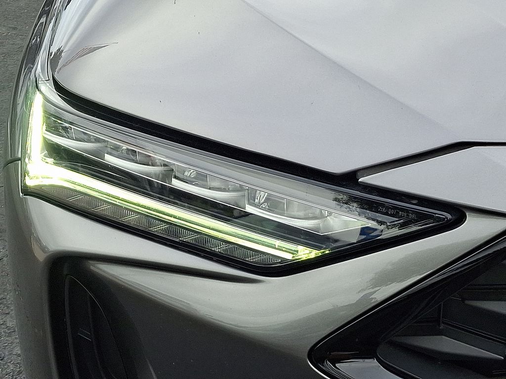 Thumbnail: 2023 Acura MDX - 9