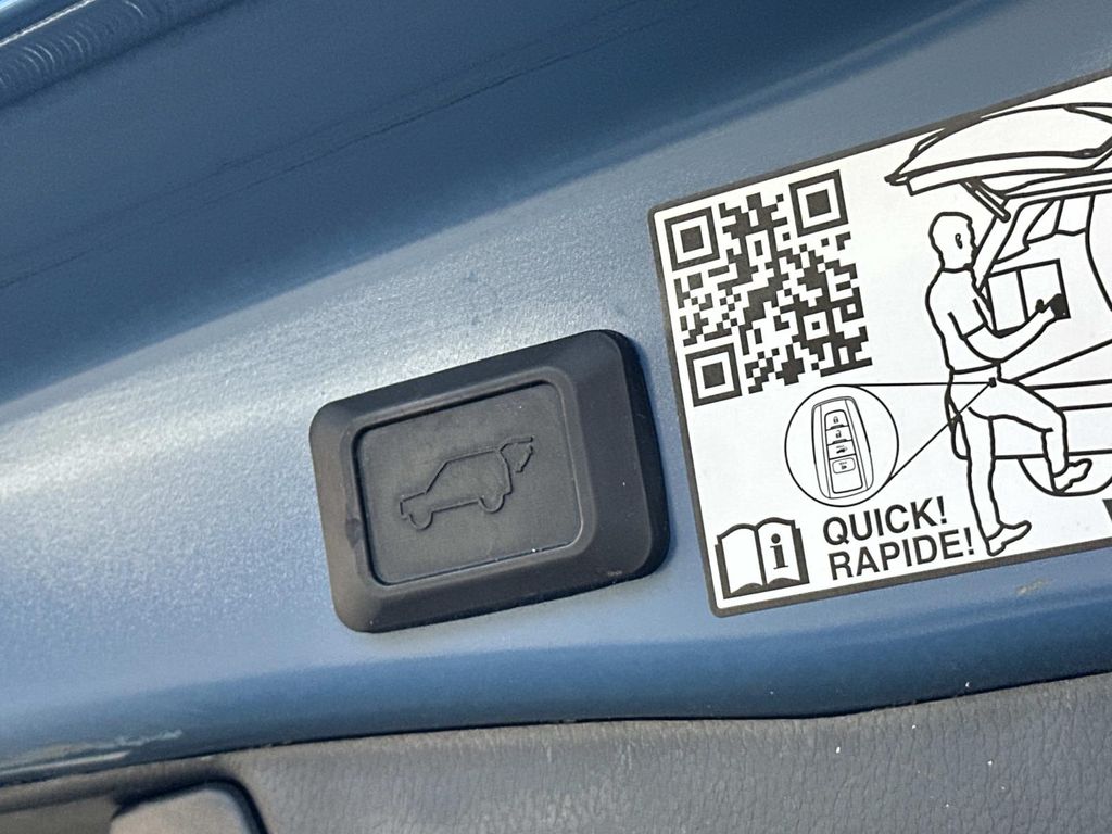 Thumbnail: 2022 Toyota RAV4 - 23