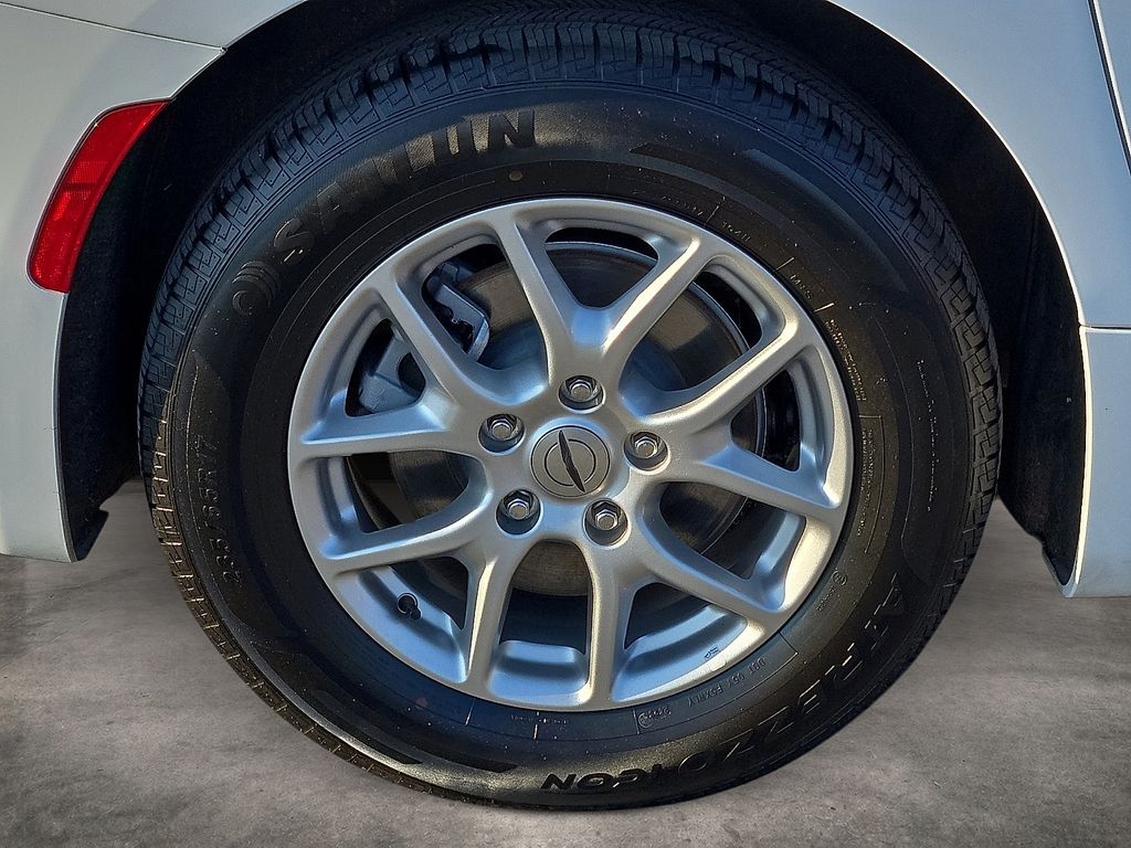 Used 2025 Chrysler Pacifica Select For Sale in Farmington, AR