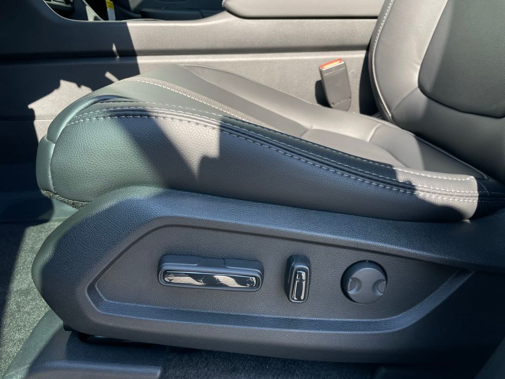 Thumbnail: 2025 Honda Pilot - 25