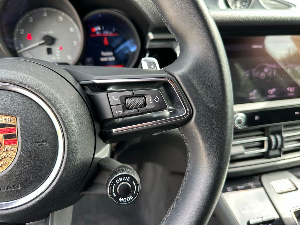 Thumbnail: 2023 Porsche Macan - 20