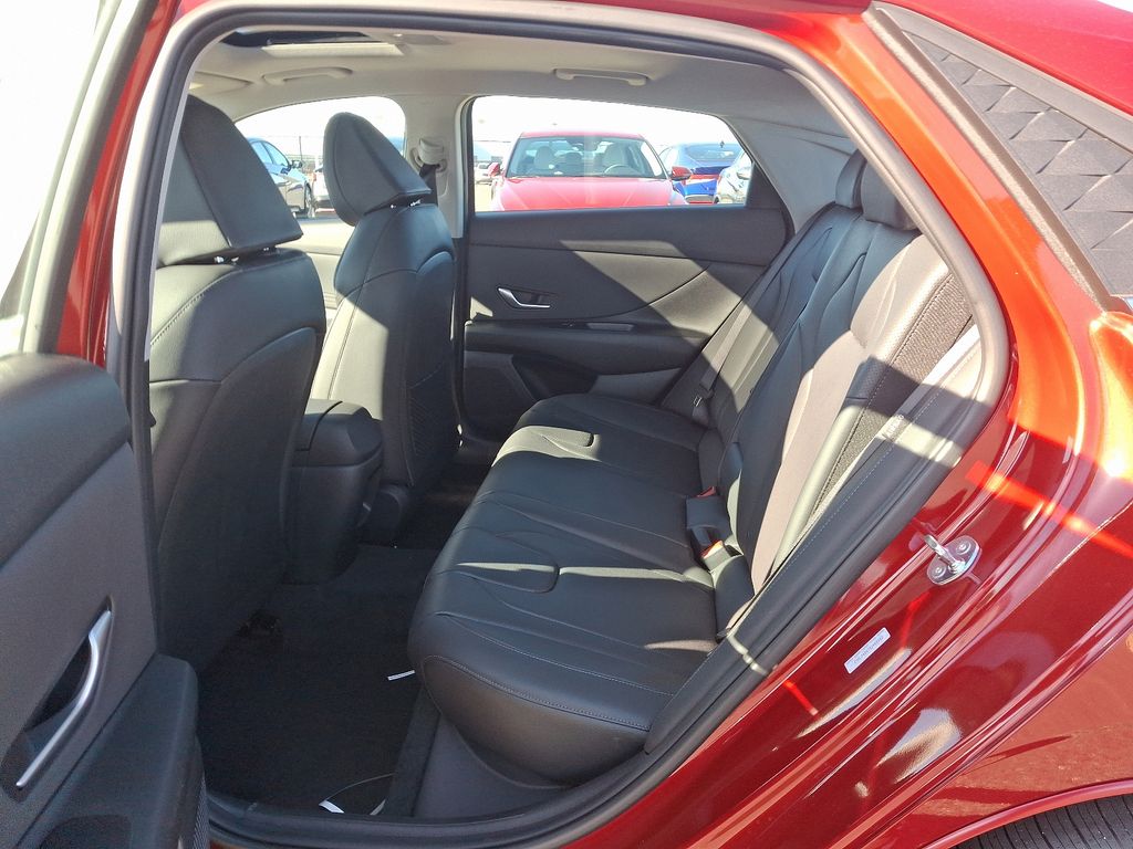 2025 Hyundai Elantra Limited Edition 5