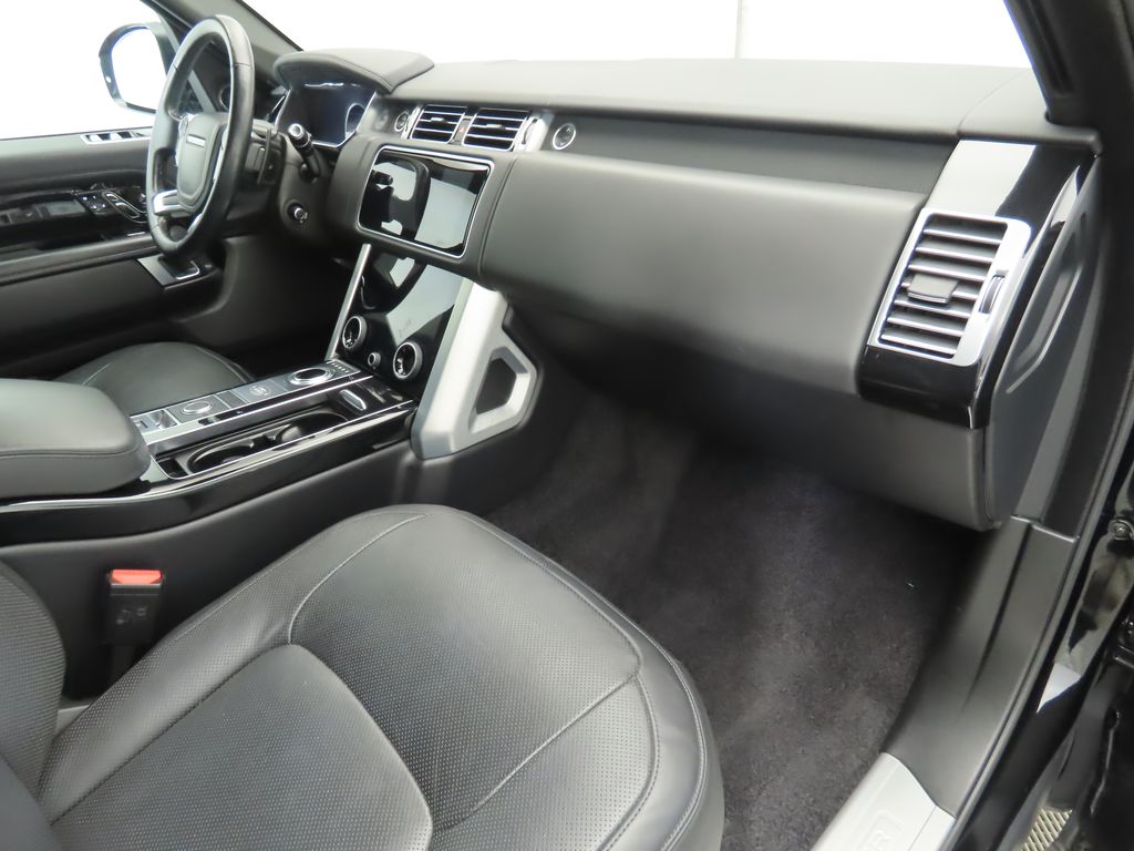Thumbnail: 2020 Land Rover Range Rover - 17