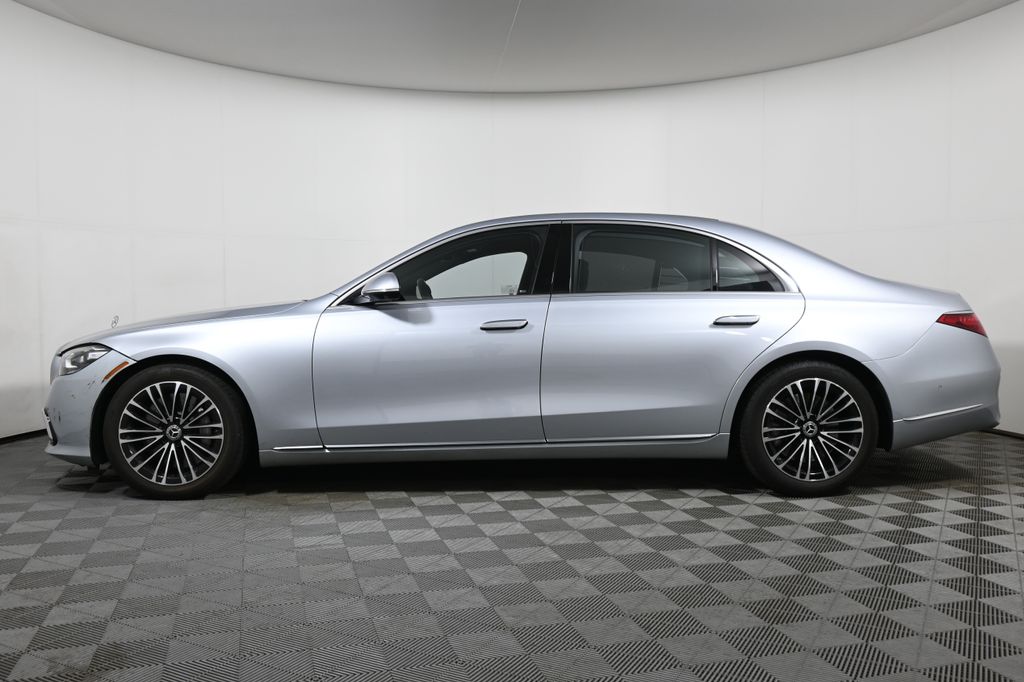 Thumbnail: 2022 Mercedes-Benz S-Class - 2