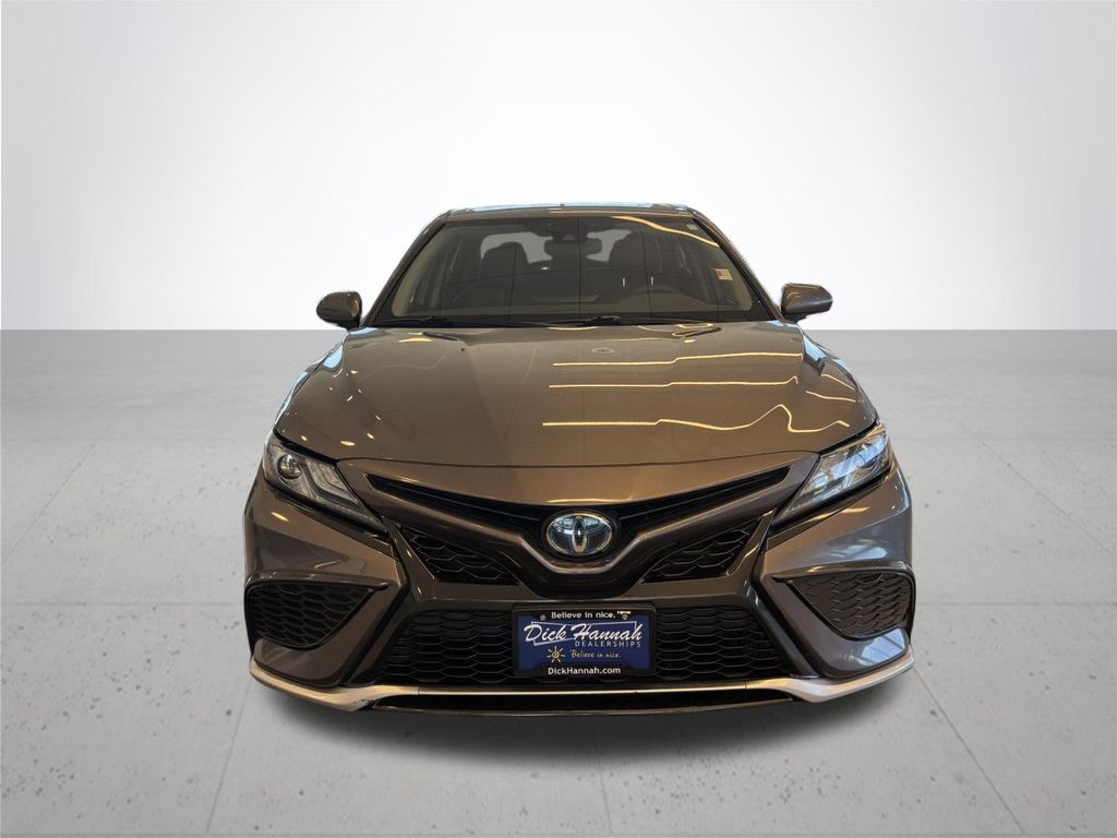 2021 Toyota Camry Hybrid XSE