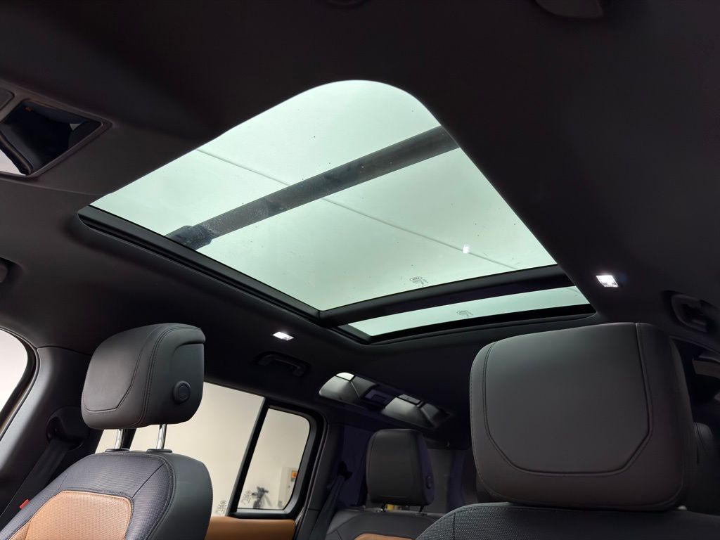 Thumbnail: 2024 Land Rover Defender - 11