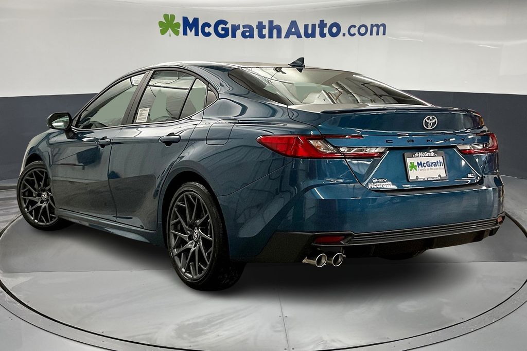 2025 Toyota Camry SE photo 3