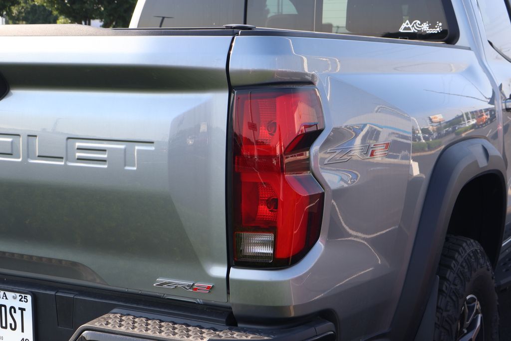 2024 Chevrolet Colorado ZR2 10