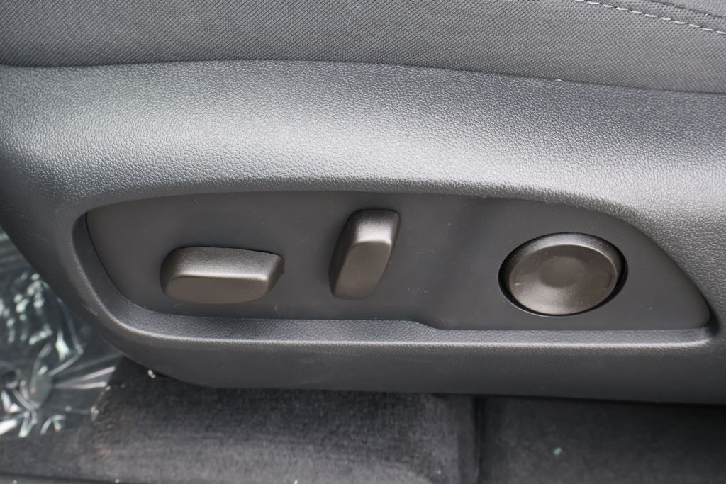 Thumbnail: 2026 Chevrolet Equinox - 16