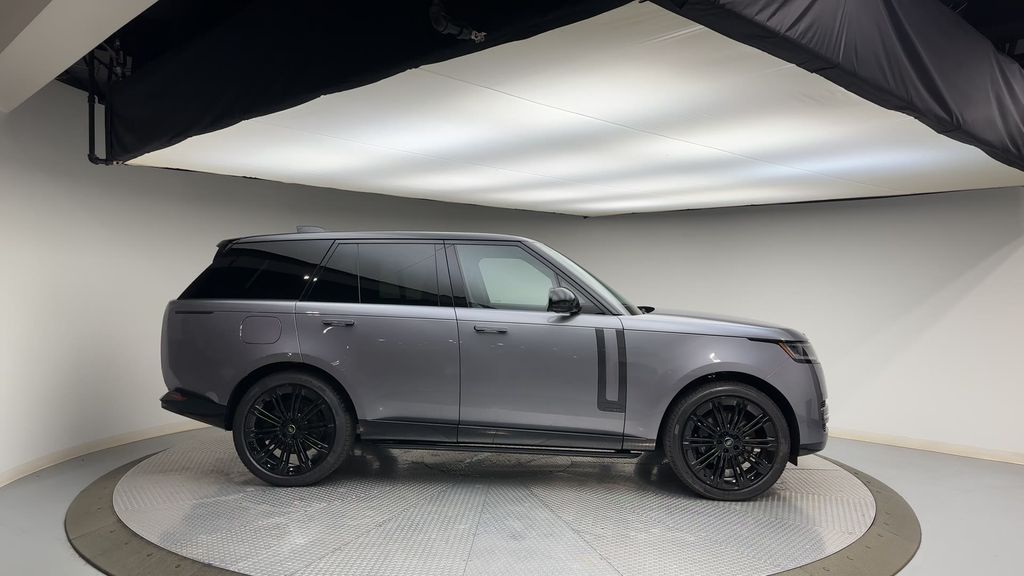 Thumbnail: 2025 Land Rover Range Rover - 9
