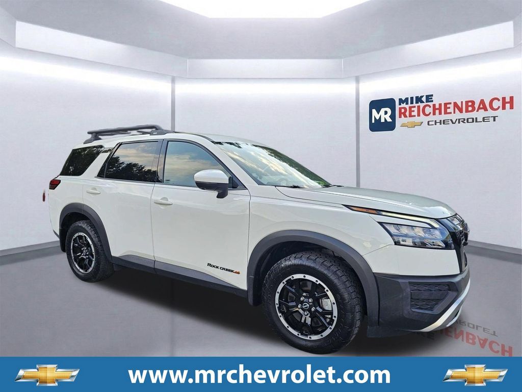 Glacier White 2024 Nissan Pathfinder SUV / Crossover All-Wheel Drive 9-Speed Automatic