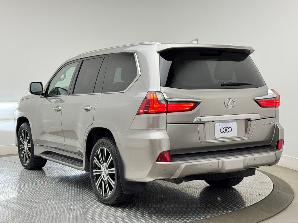 2021 Lexus LX 570 10