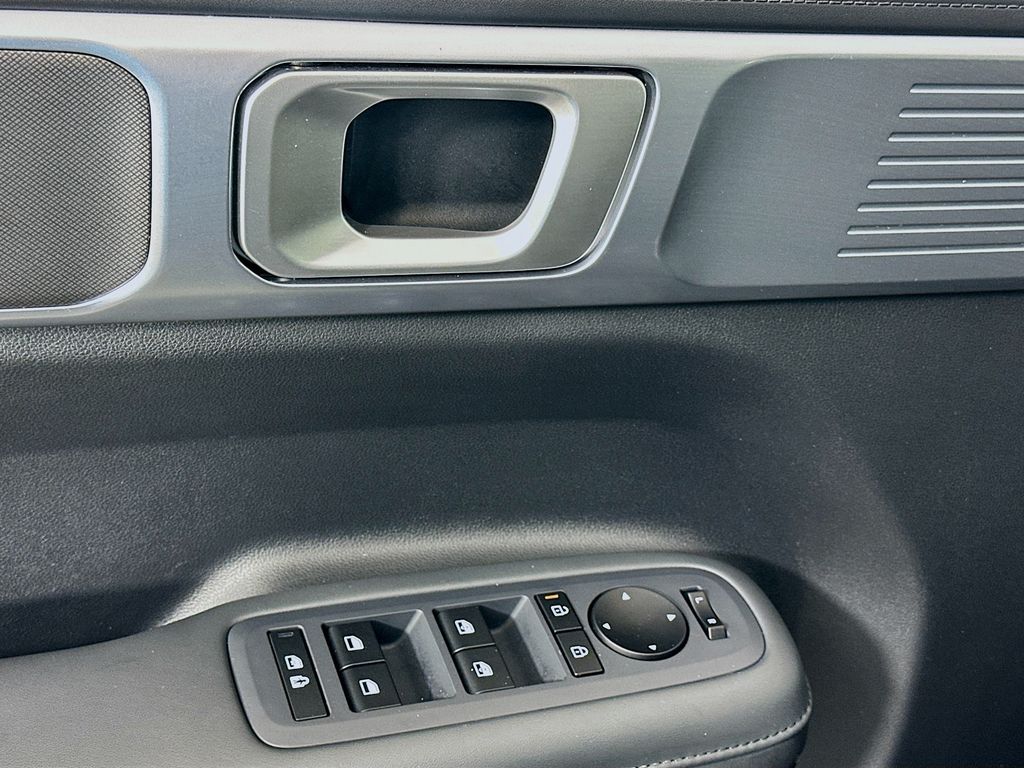 Thumbnail: 2025 Hyundai Santa Fe - 17