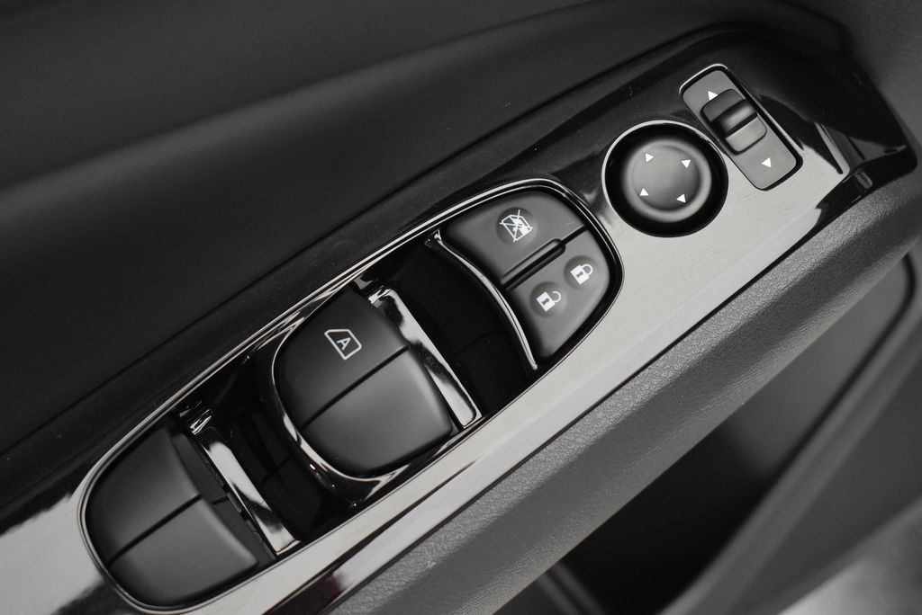 Thumbnail: 2025 Nissan Altima - 12