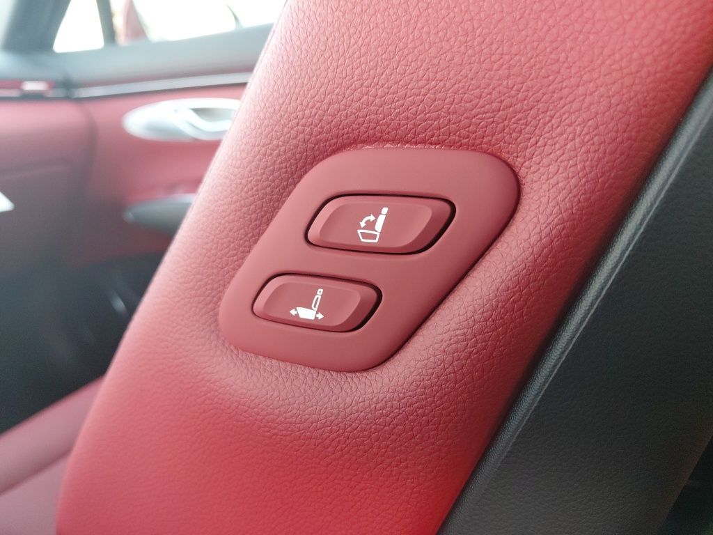 Thumbnail: 2026 Genesis GV70 - 30