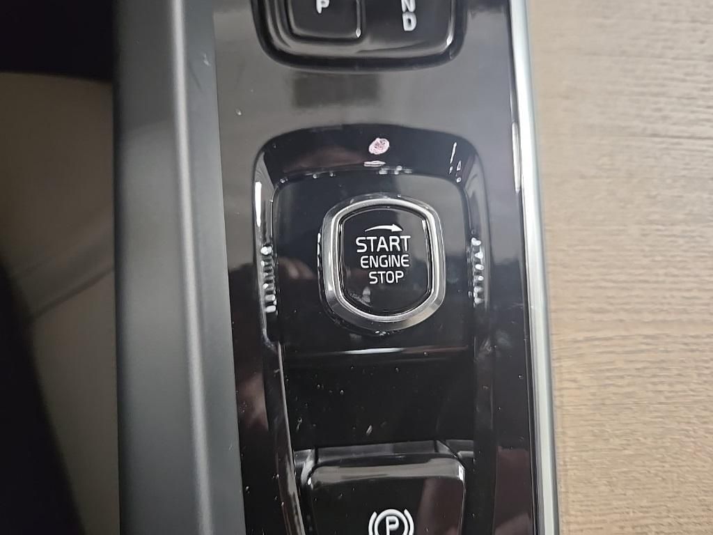 Used 2026 Red Volvo B5 Plus image 13