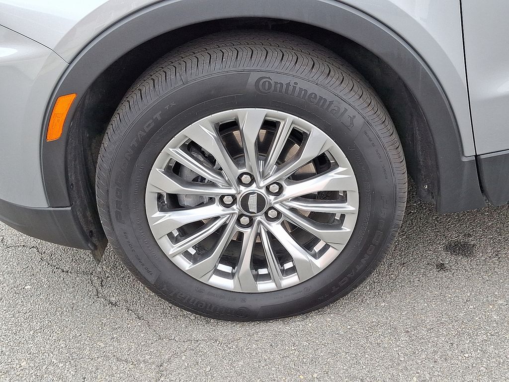 2024 Cadillac XT4 Premium Luxury 8
