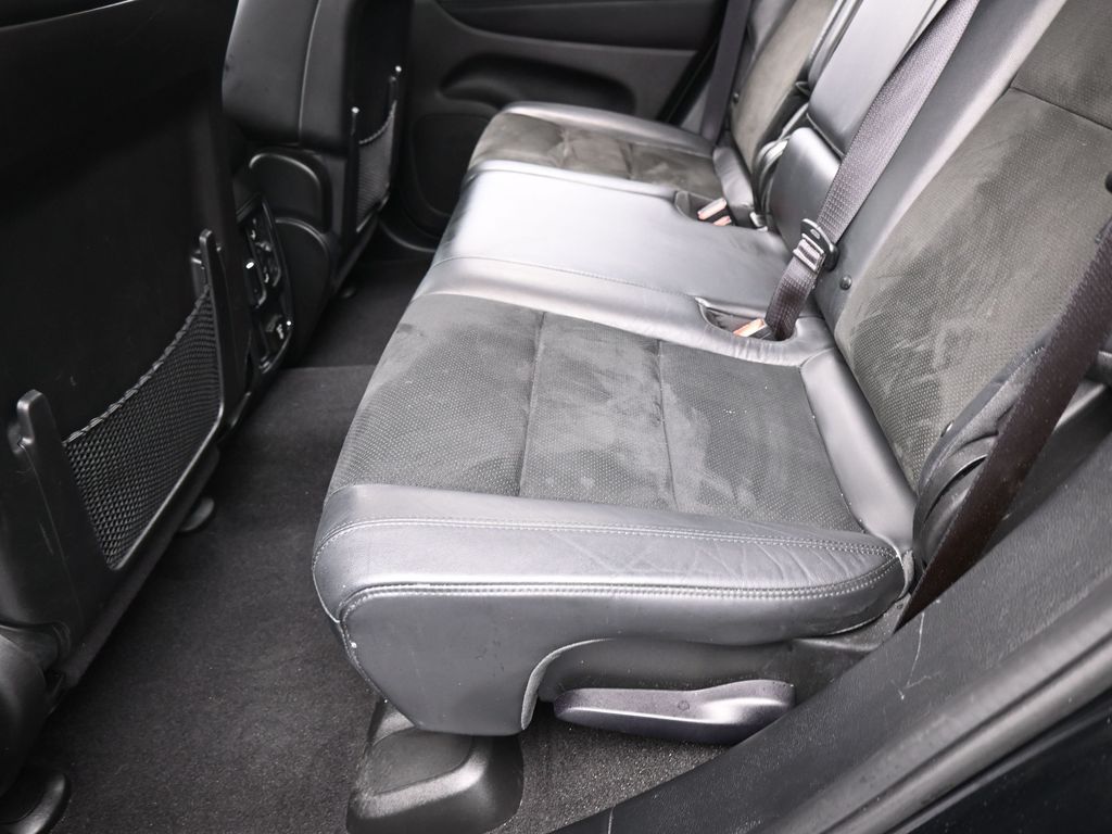 Used 2021 Diamond Black Crystal Pearlcoat Jeep Laredo X image 29