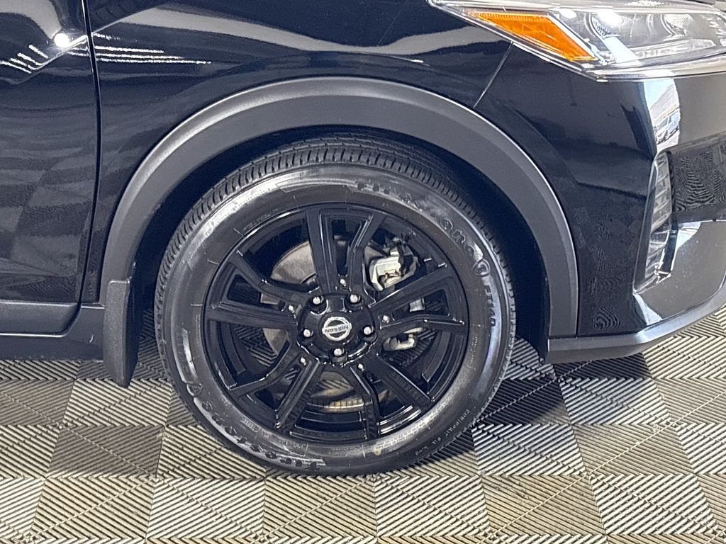 2021 Nissan Kicks SR
