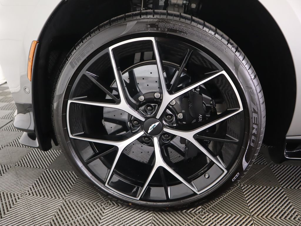 Thumbnail: 2026 Aston Martin DBX - 31