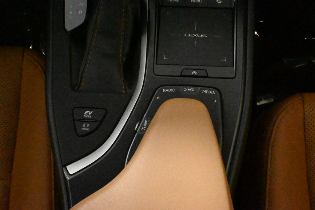 2020 Lexus UX 250h 27