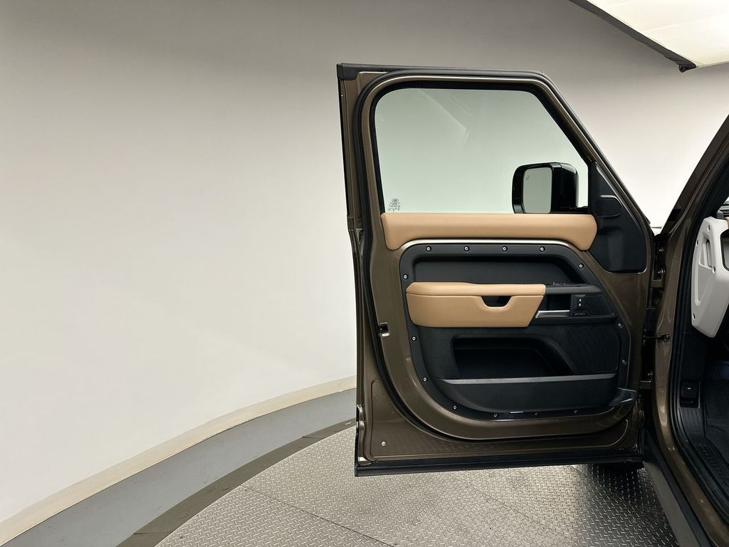 Thumbnail: 2025 Land Rover Defender - 8