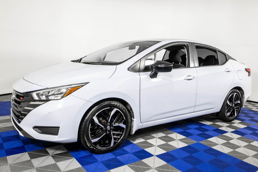 Gray Sky Pearl 2024 Nissan Versa SR FWD Sedan Front-Wheel Drive Continuously Variable Transmission