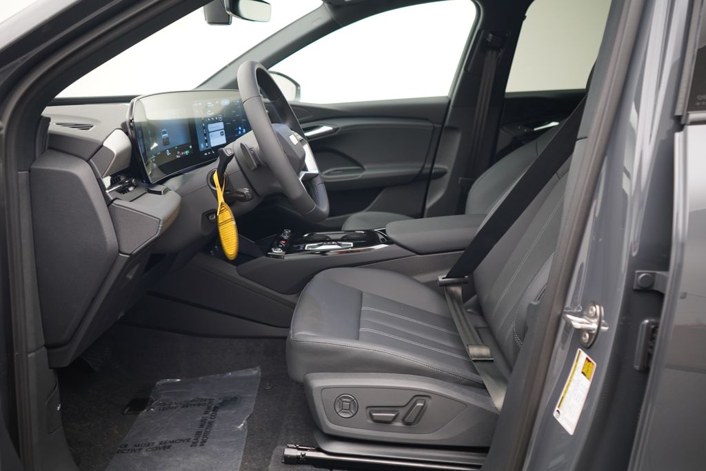 Thumbnail: 2027 Audi Q6 e-tron - 6