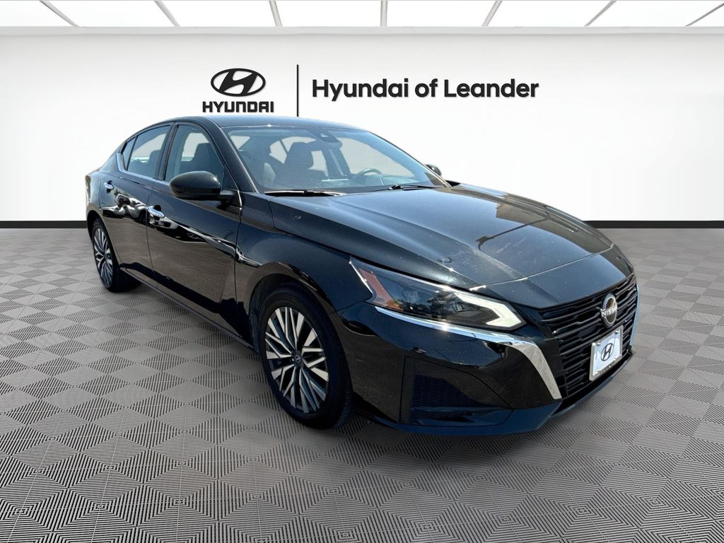 2023 Nissan Altima SV 3