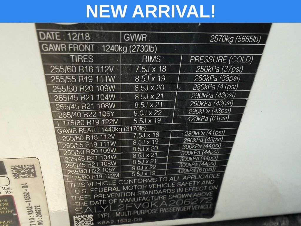 Used 2019 White Land Rover SE R-Dynamic image 47