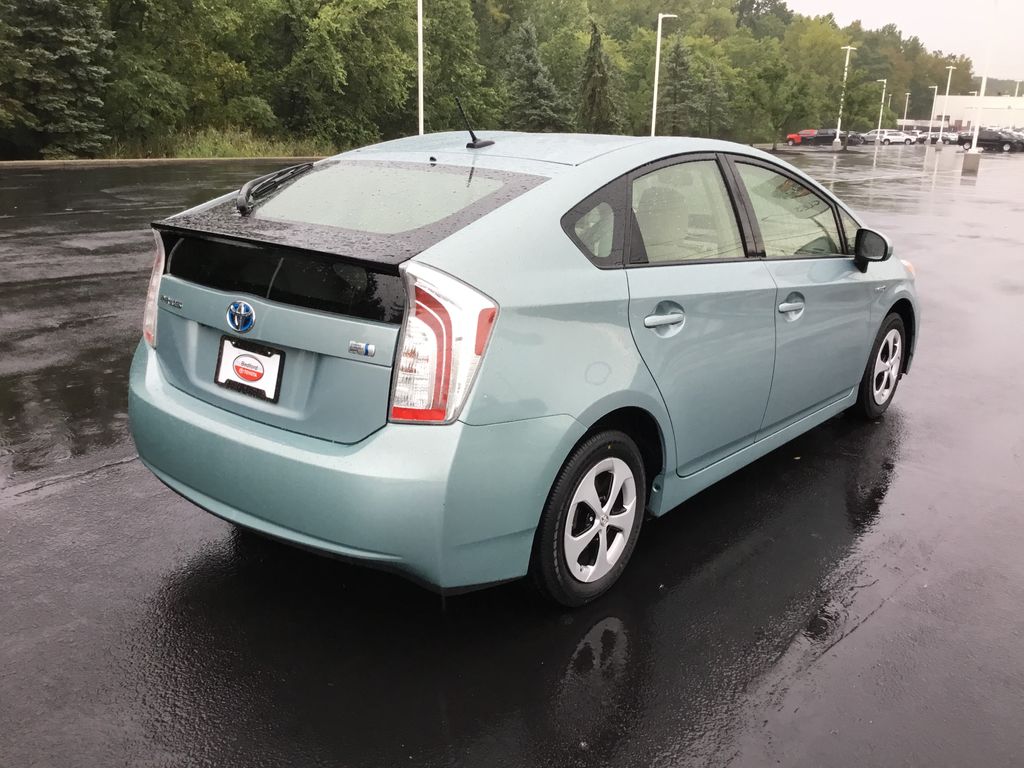 Thumbnail: 2013 Toyota Prius - 5
