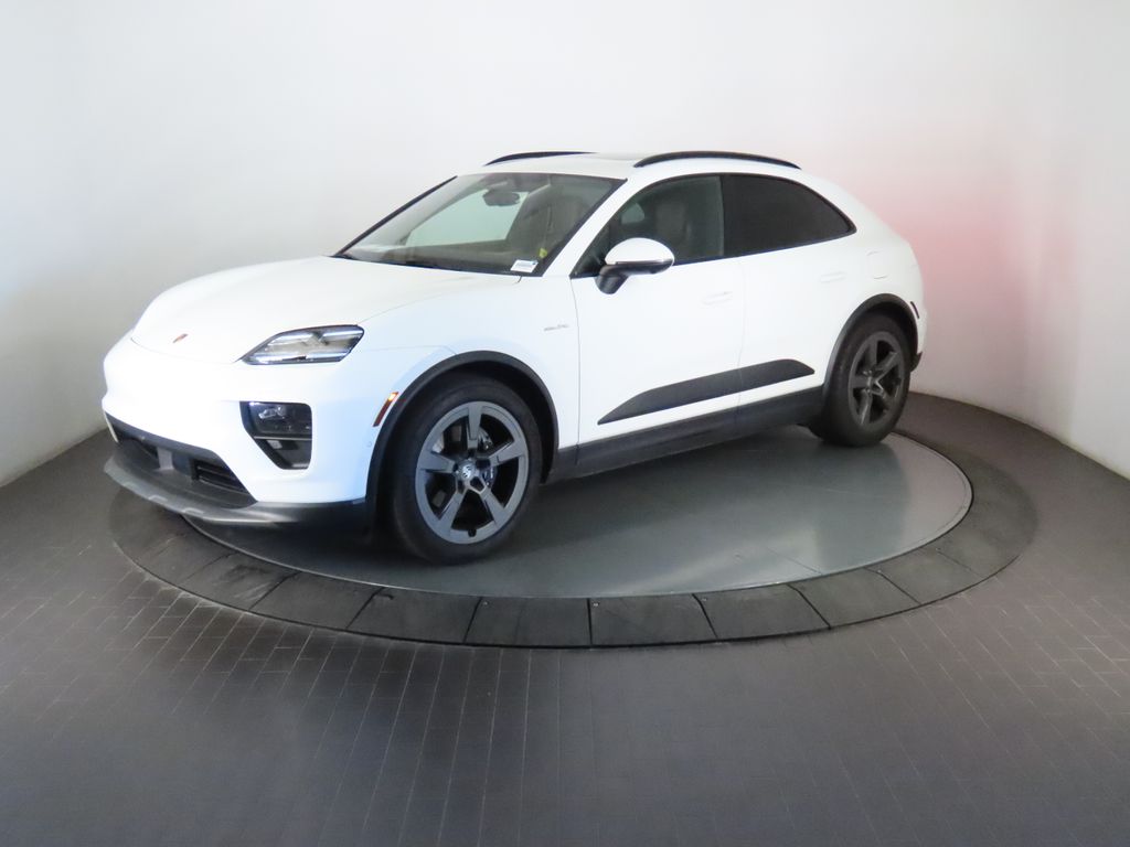 Thumbnail: 2024 Porsche Macan - 1