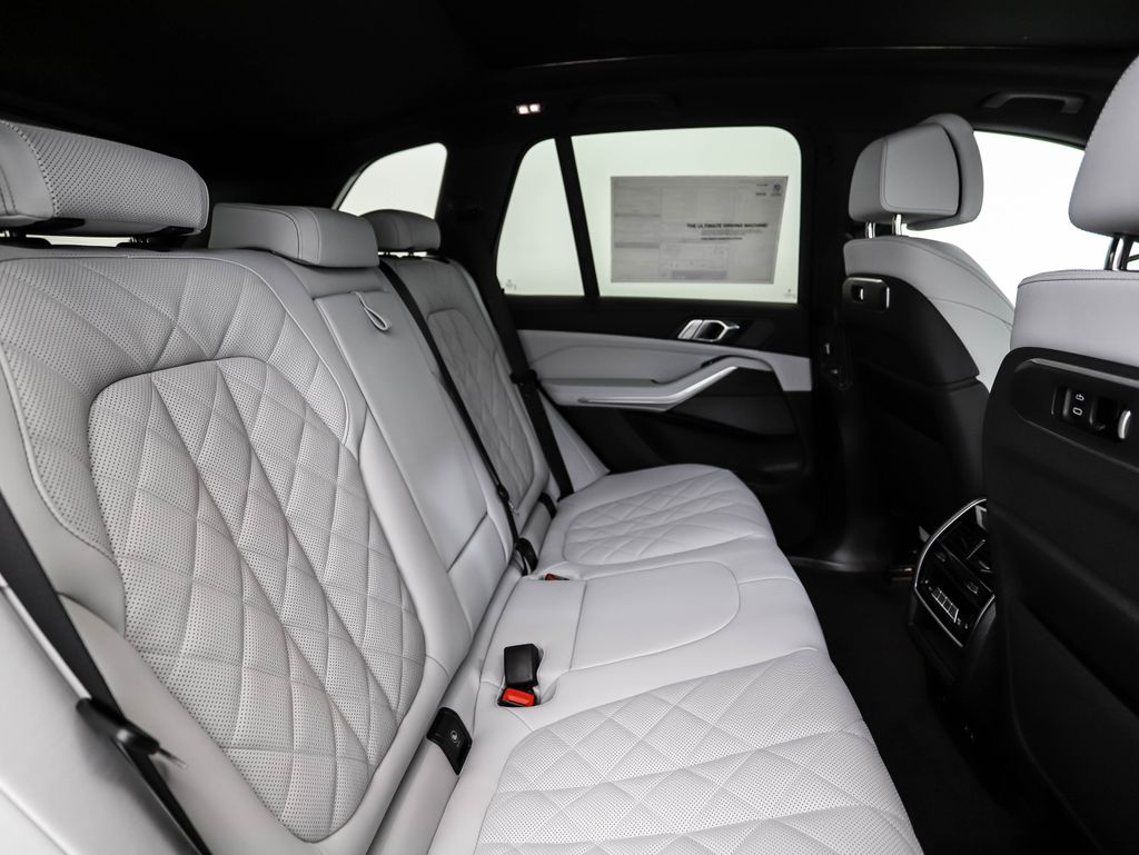 Thumbnail: 2026 BMW X5 - 27