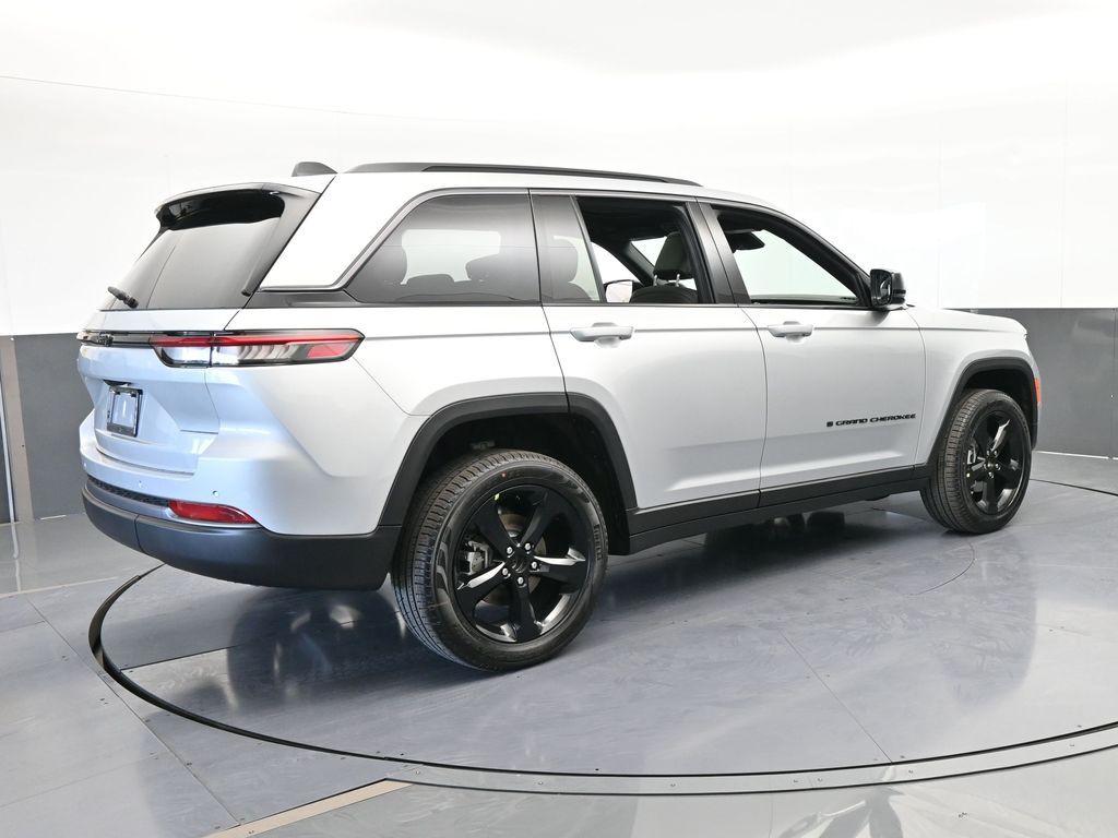 New 2026 Silver Zynith Jeep Limited image 6