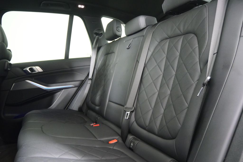 Thumbnail: 2023 BMW X5 - 16