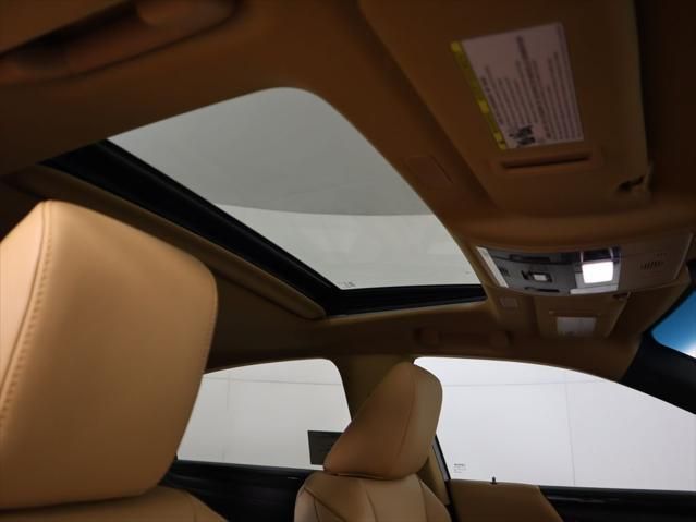 Thumbnail: 2025 Lexus ES - 19