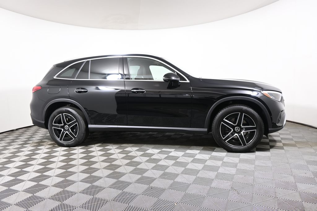 Thumbnail: 2027 Mercedes-Benz GLC - 8