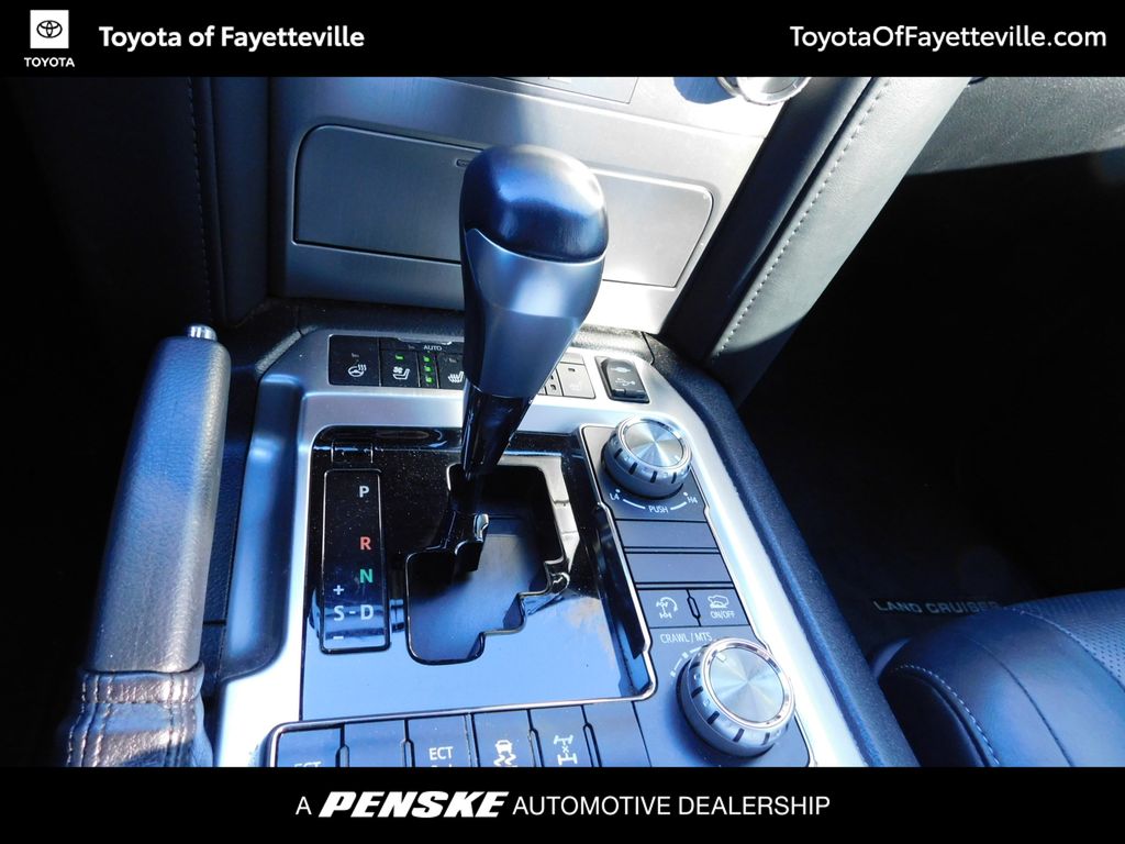 Thumbnail: 2019 Toyota Land Cruiser - 12