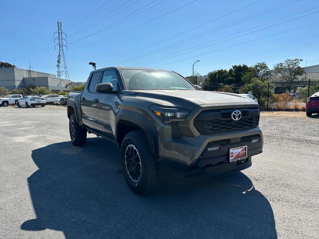 2025 Toyota Tacoma TRD Off-Road Double Cab photo 2