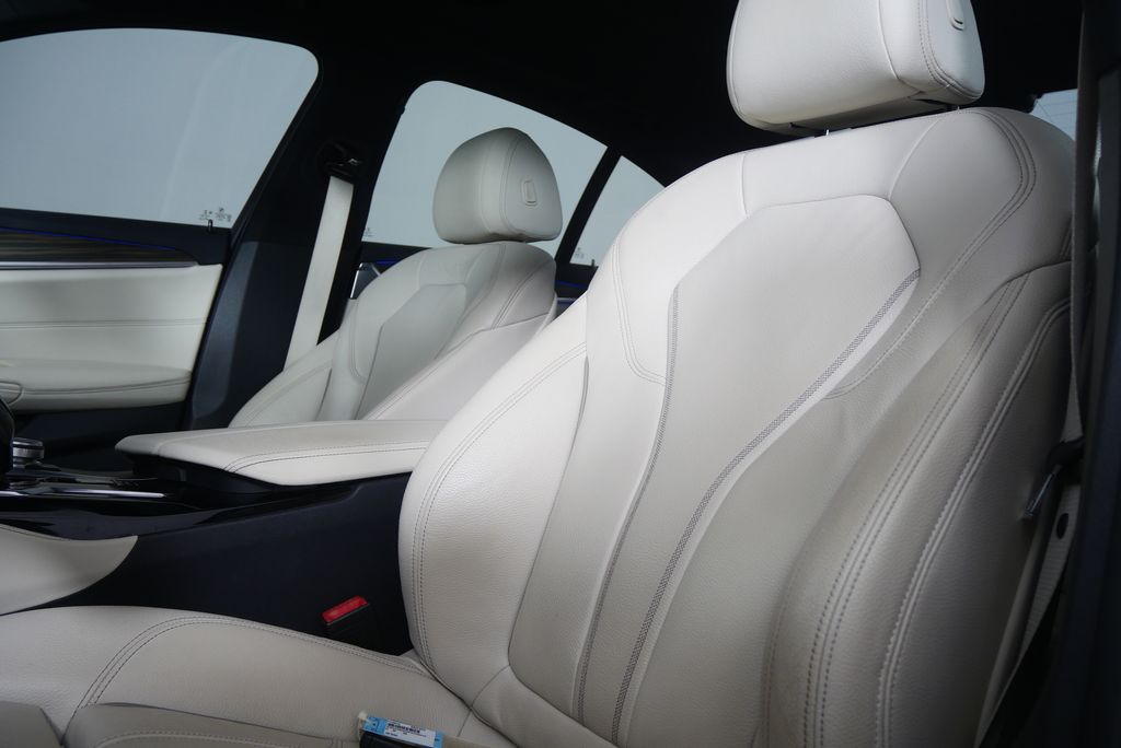 Thumbnail: 2023 BMW 5 Series - 11