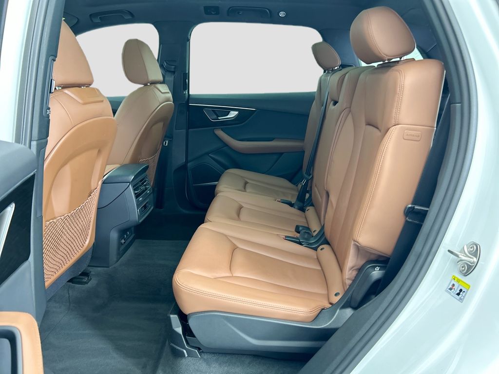 Thumbnail: 2023 Audi Q7 - 20