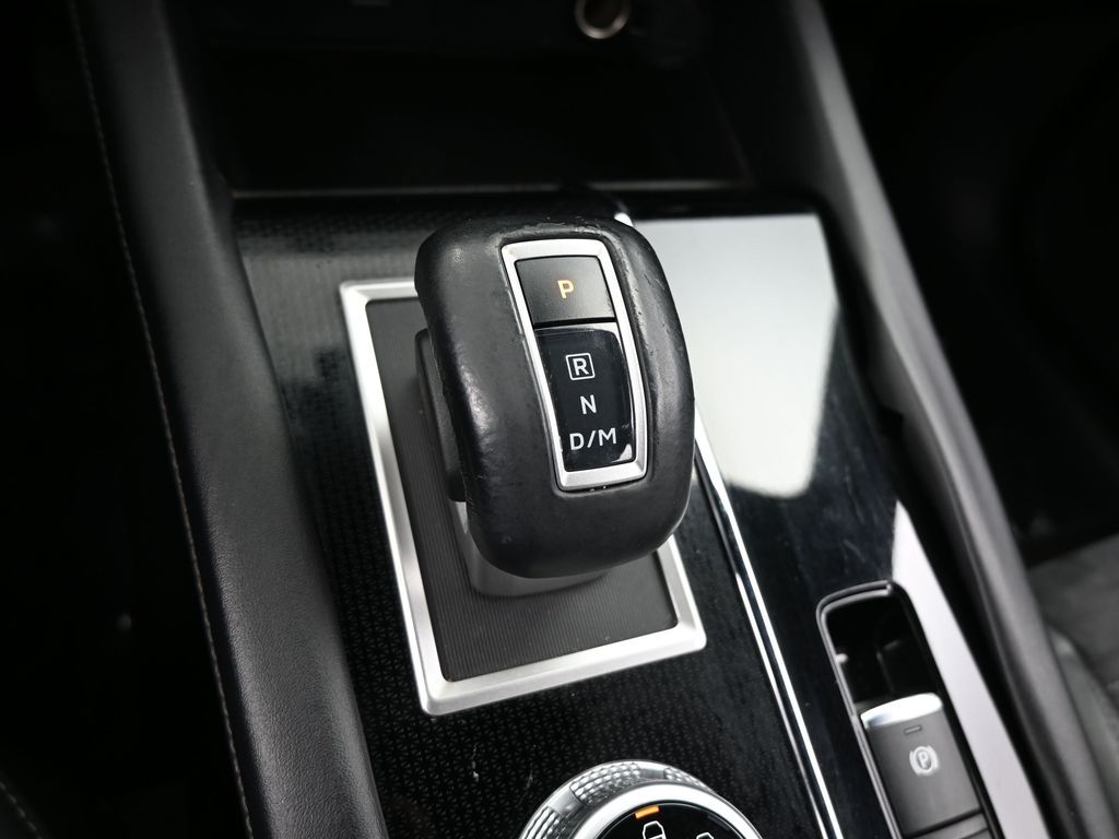 Used 2023 Cosmic Blue Metallic Mitsubishi SE Special Edition image 32