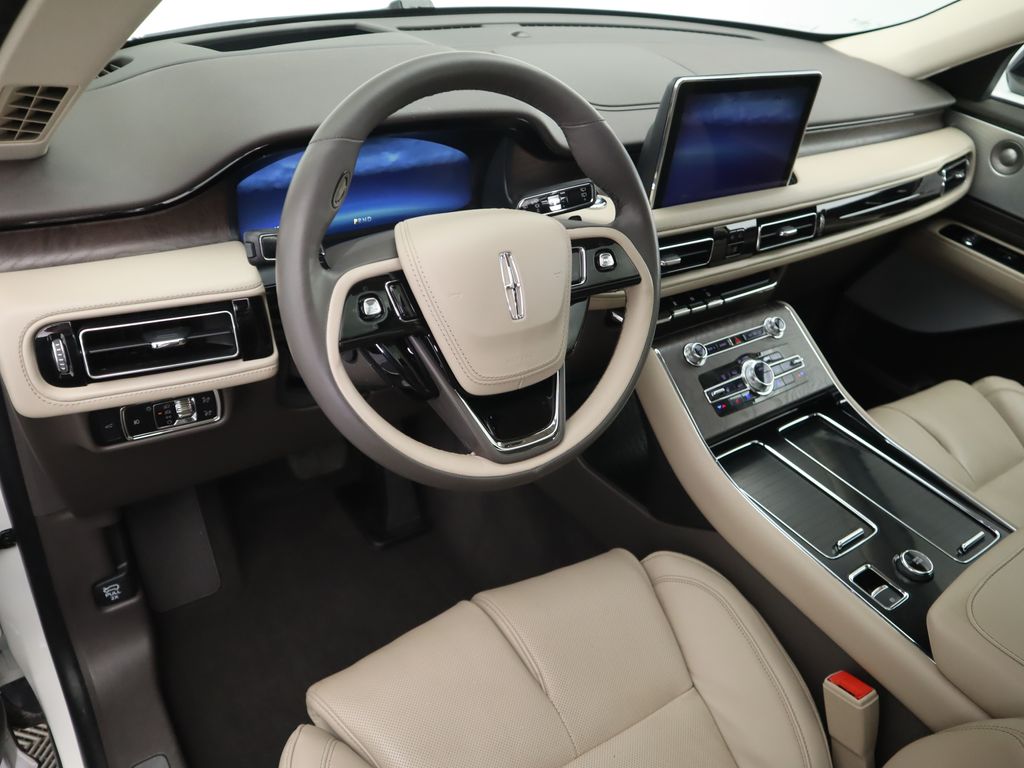 Thumbnail: 2023 Lincoln Aviator - 9