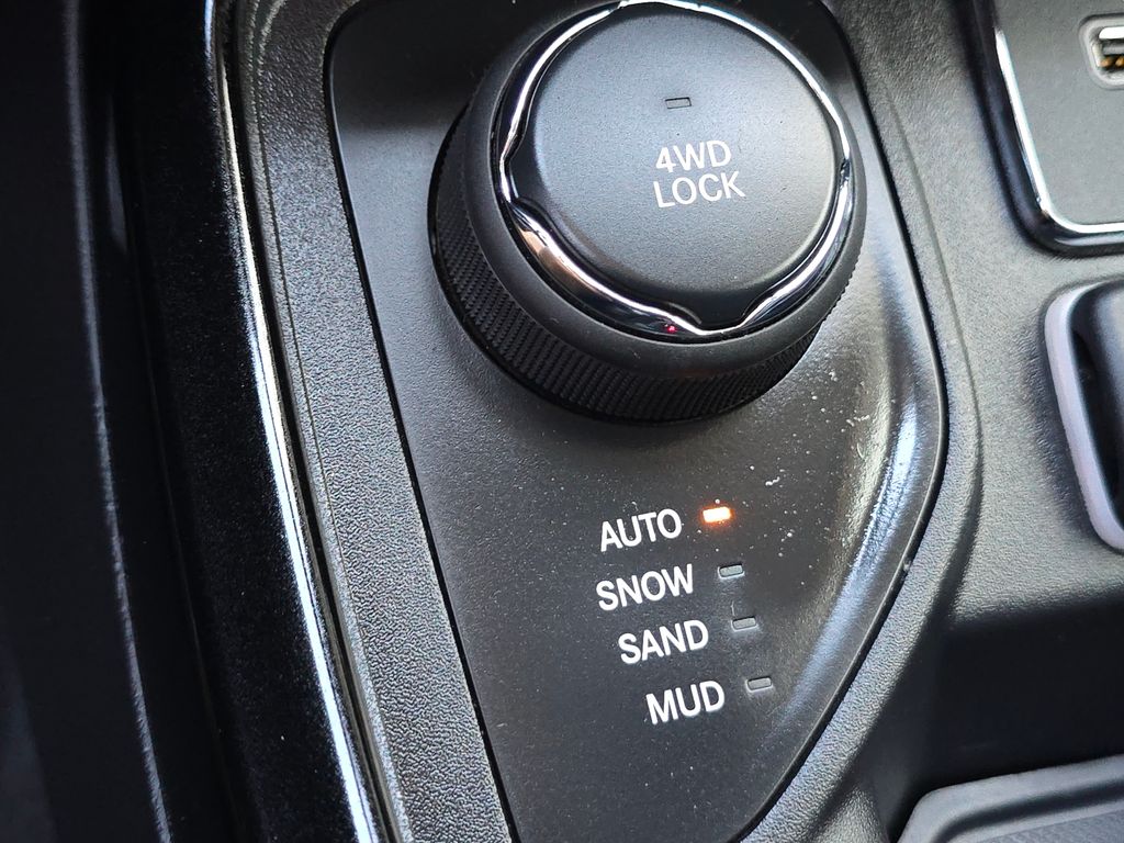 2020 Jeep Compass Limited photo 15