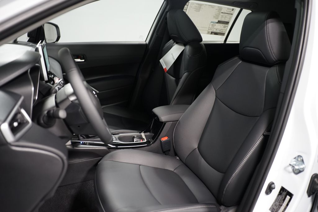 2025 Toyota Corolla Cross XLE 26