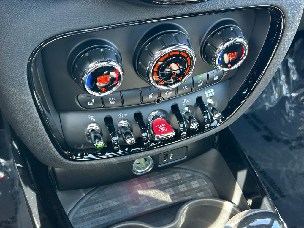 Thumbnail: 2023 MINI Cooper Clubman - 27