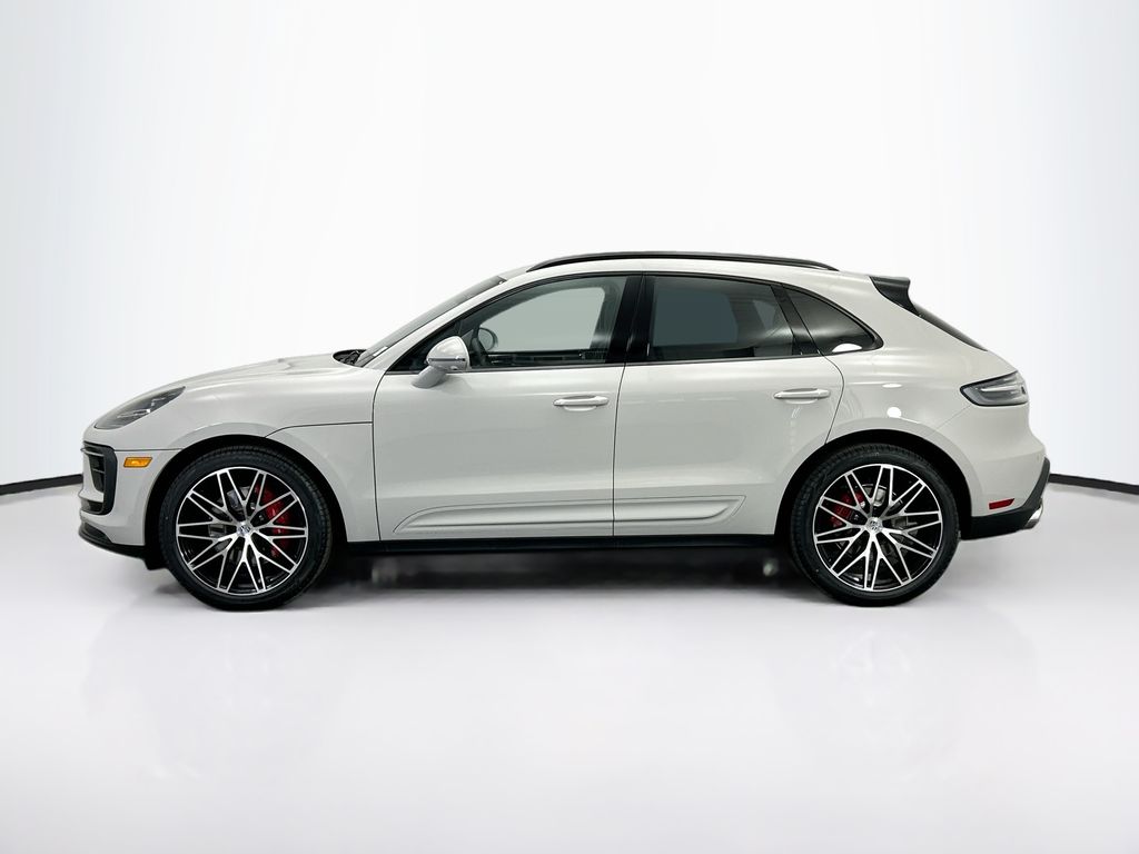 Thumbnail: 2026 Porsche Macan - 2