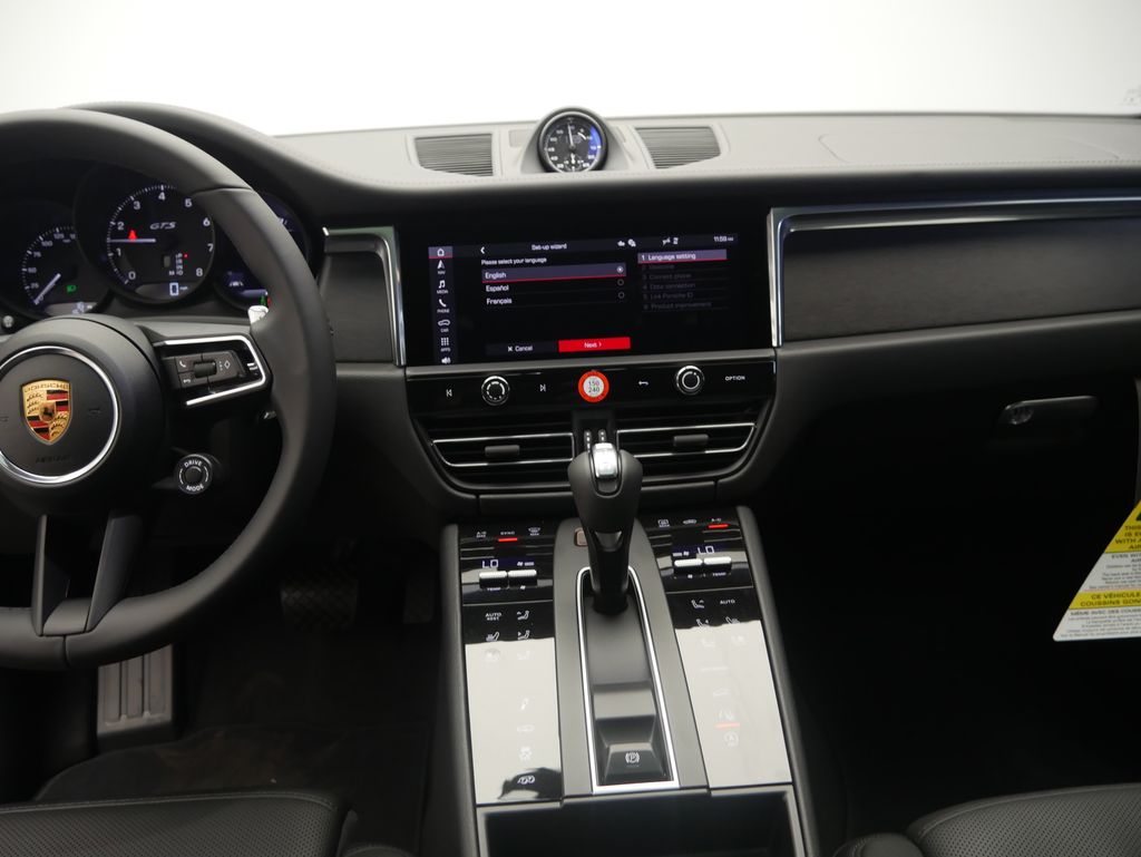 Thumbnail: 2026 Porsche Macan - 30