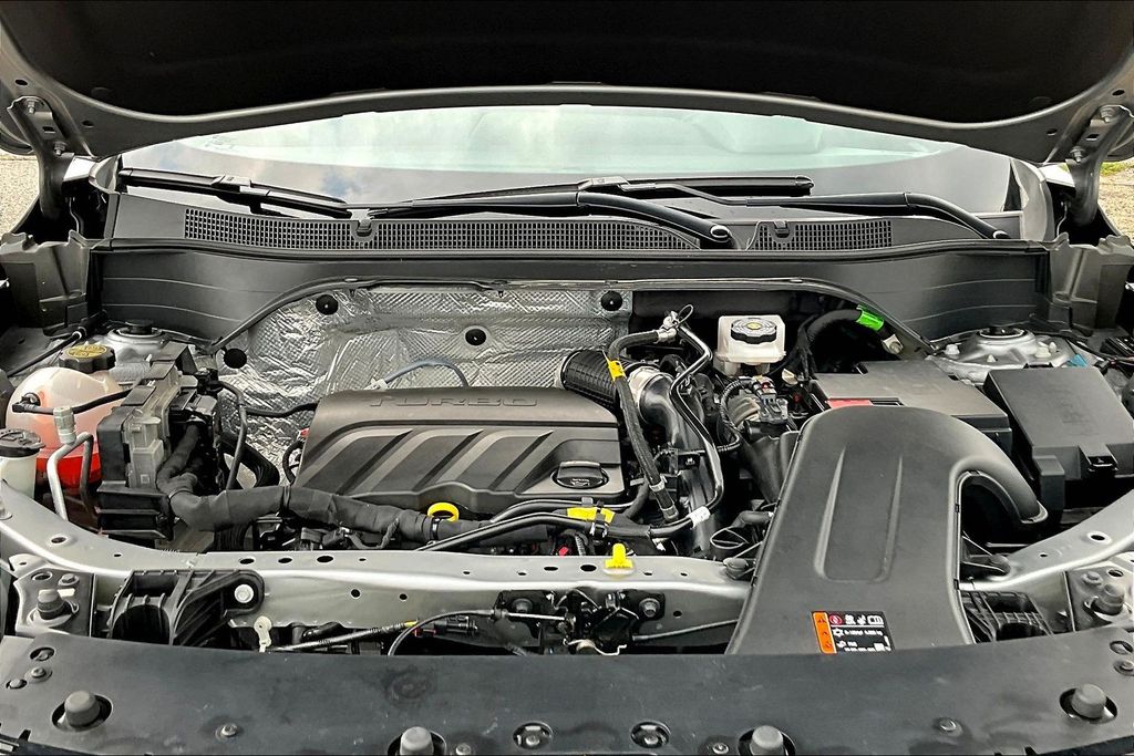 Used 2025 Chevrolet Trax SUV